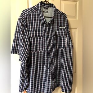 Habit men’s vented short-sleeve shirt.
